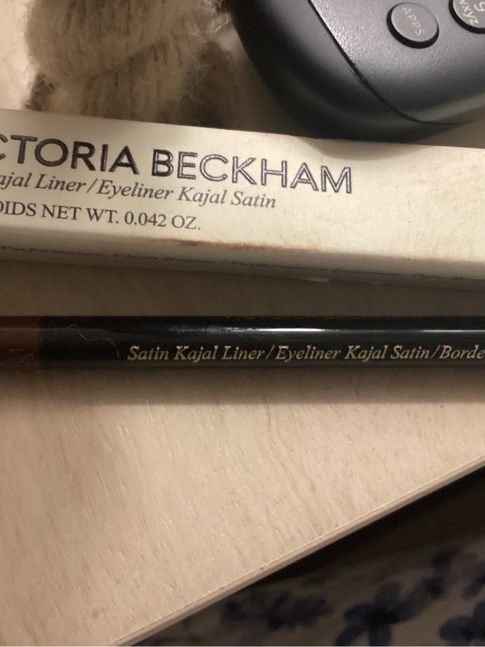 Victoria Beckham satin kajal liner. Bordeaux. New - Picture 2 of 3
